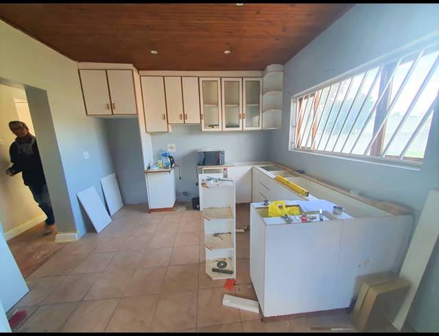 3 BEDROOM HOUSE TO LET IN TOWNSEND ESTATE